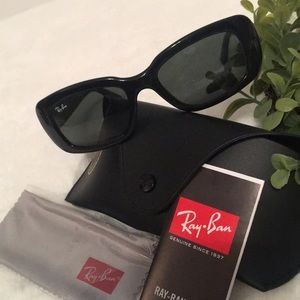 💥SALE💥📌Ray-ban® black on black Sunglasses